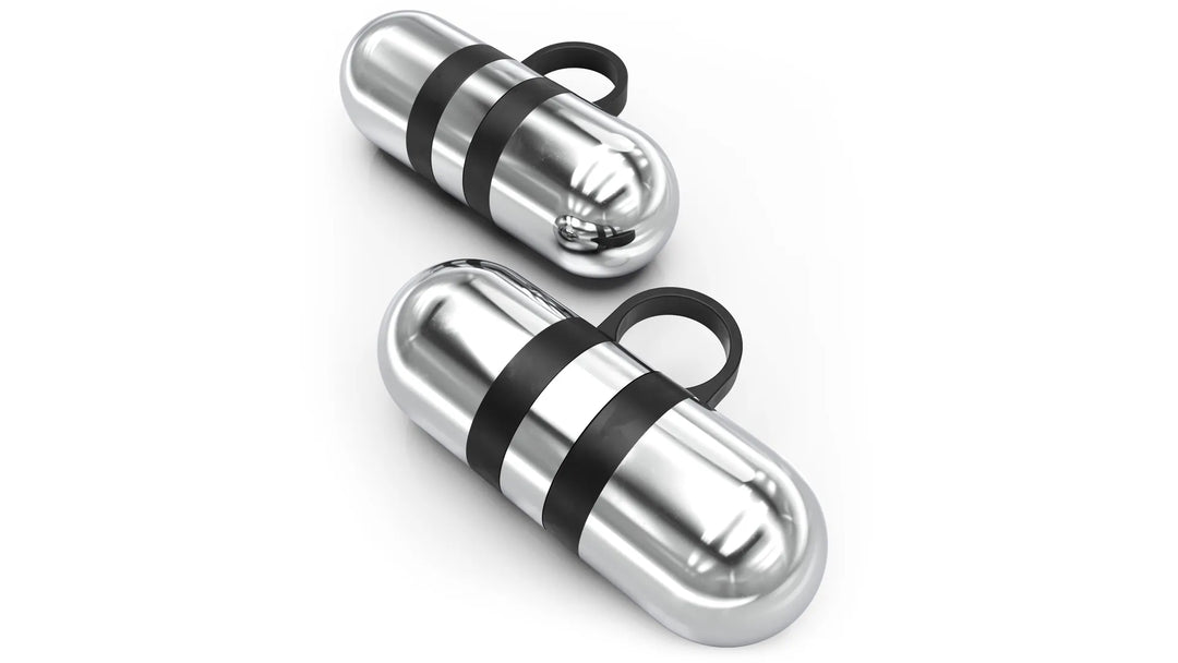 Pair of Synergee hand weights for strength training, free weights with comfortable grip and durable construction.