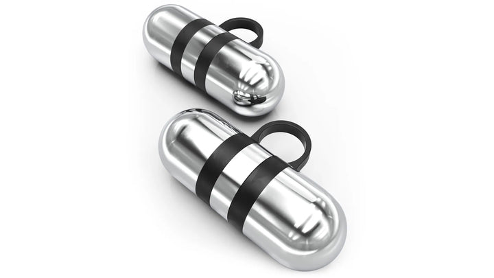 Pair of Synergee hand weights for strength training, free weights with comfortable grip and durable construction.
